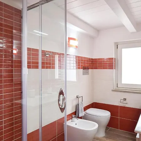 Apt, 6 Laureana Cilento