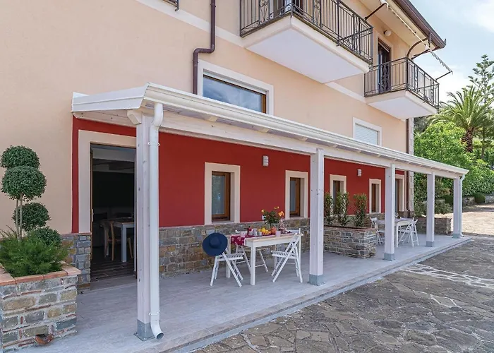 6 * Laureana Cilento